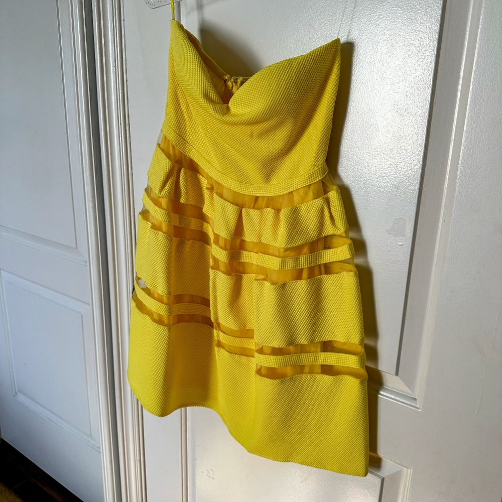 Women's CALS Strapless Dress Yellow Size Small New With Tags 💋
